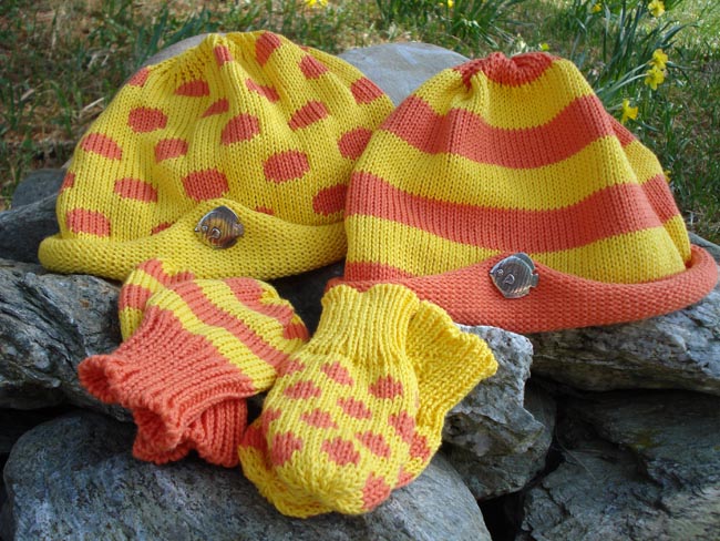 Kids hat and mitten set with pewter fish pin